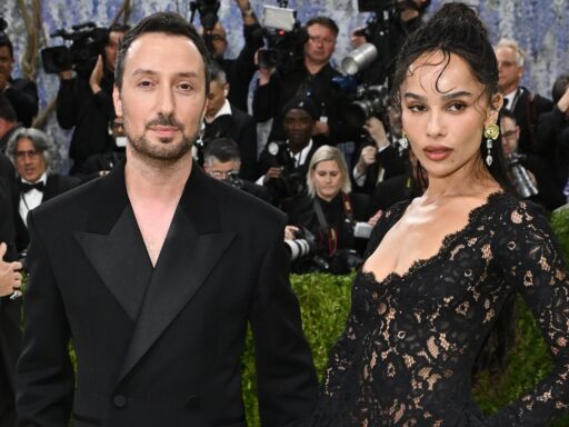 zoe-kravitz-keeps-her-rumoured-engagement-ring-hidden-behind-her-gown-at-2026-met-gala;-harry-styles-skips-event