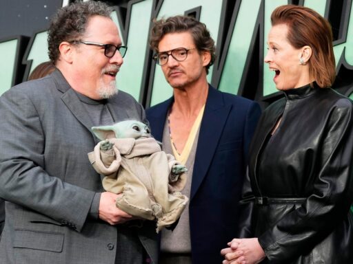grogu-steals-the-show-in-the-mandalorian-and-grogu-press-tour:-watch-the-cutest-star-wars-icon-fans-can’t-get-enough-of