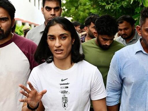 not-the-end-of-the-road-for-vinesh,-says-wfi