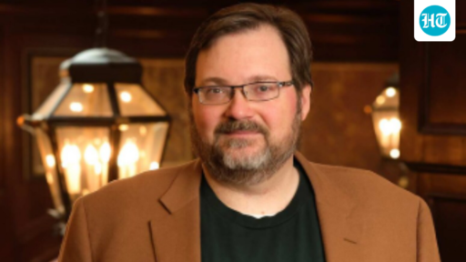 brandon-sanderson-books:-how-apple-tv’s-murderbot-is-connected-to-upcoming-stormlight-series;-author-explains