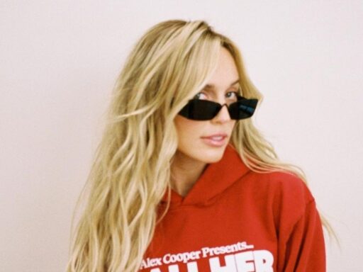 alex-cooper-made-suspicious-move-ahead-of-pregnancy-reveal;-alix-earle-shares-new-update
