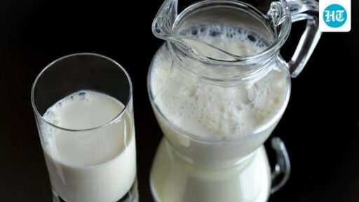 should-you-drink-milk-before-bed?-gastroenterologist-reveals-if-it-actually-improves-sleep