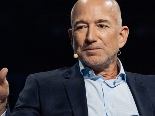 jeff-bezos-calls-for-zero-income-tax-on-bottom-half-of-earners-in-america,-says-it-would-change-millions-of-lives