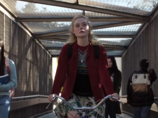 margos-got-money-troubles-series-review:-elle-fanning-anchors-a-warm,-star-studded-dramedy