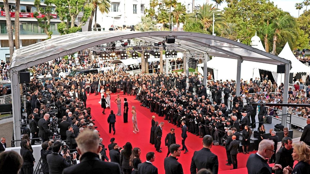 from-cinema-to-content:-the-rise-of-indian-influencers-at-cannes-film-festival