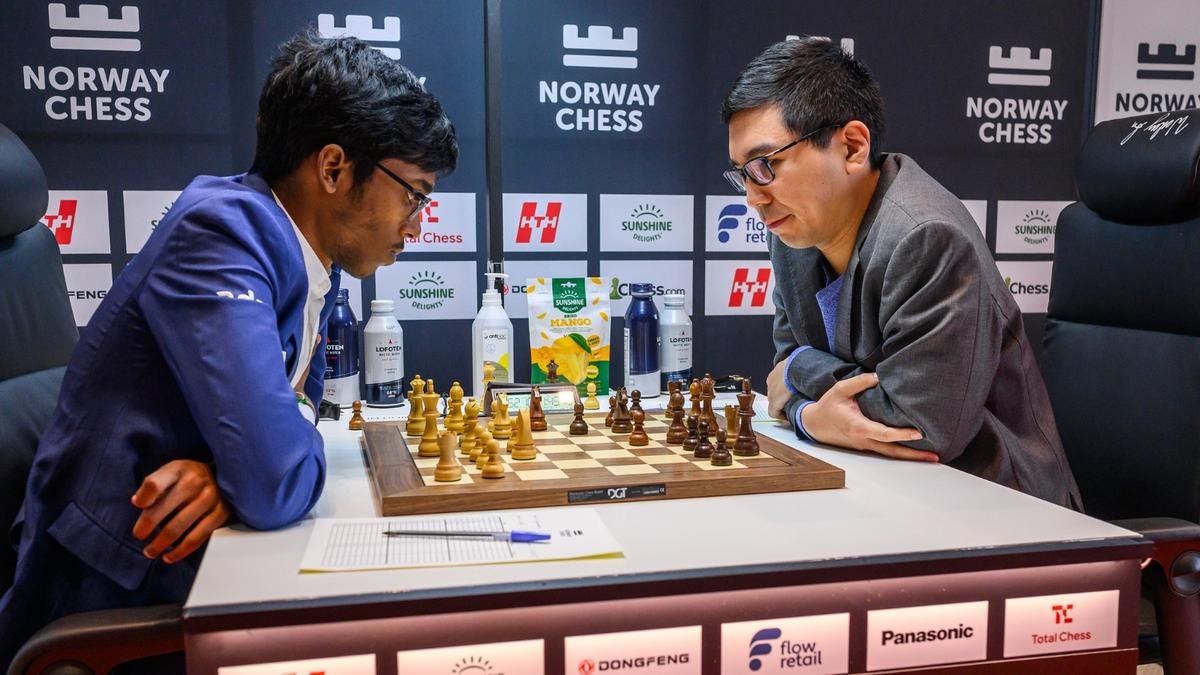 norway-chess-2026:-gukesh,-praggnanandhaa-secure-victories-in-round-1;-carlsen-stunned-by-firouzja