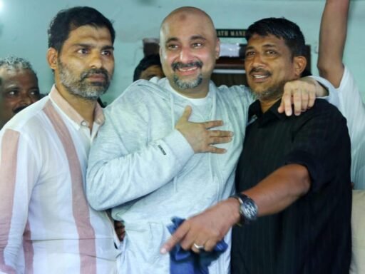 emotional-scenes-as-abdul-rahim-arrives-home-in-kerala-after-serving-20-year-jail-term-in-saudi