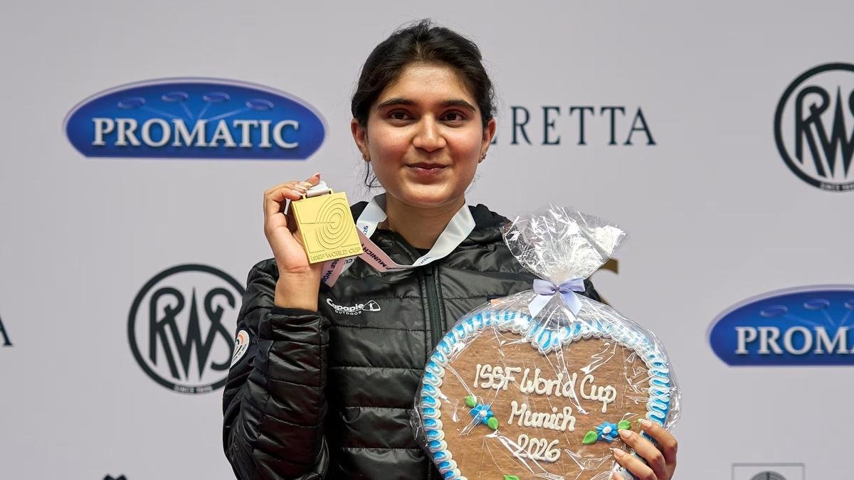 double-delight-for-ice-cool-esha-in-a-star-studded-field