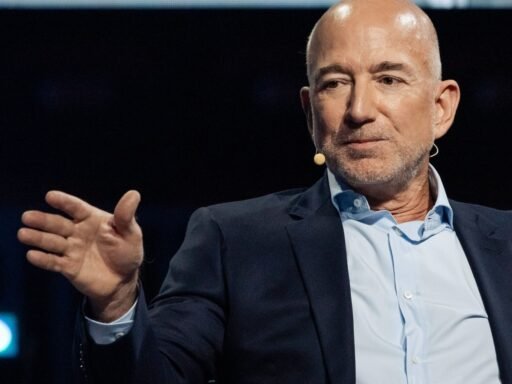 jeff-bezos-first-tweet-after-blue-origins-glenn-rocket-exploded-at-the-launch-pad
