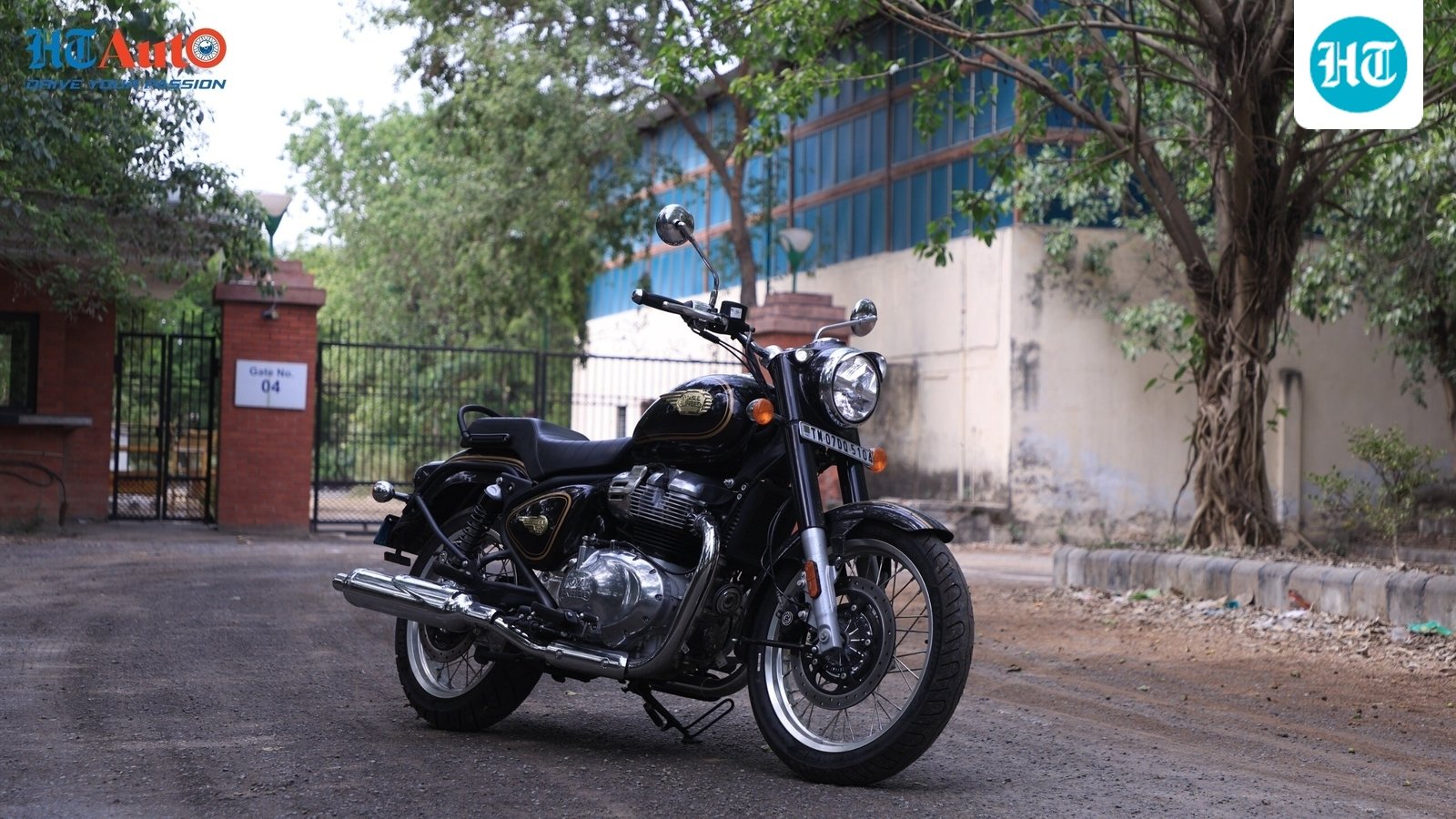 planning-to-buy-royal-enfield-bullet-650?-key-genuine-accessories-to-explore