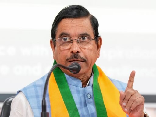 lpg-price-hike-inevitable-due-to-global-crisis,-says-union-minister-prahlad-joshi