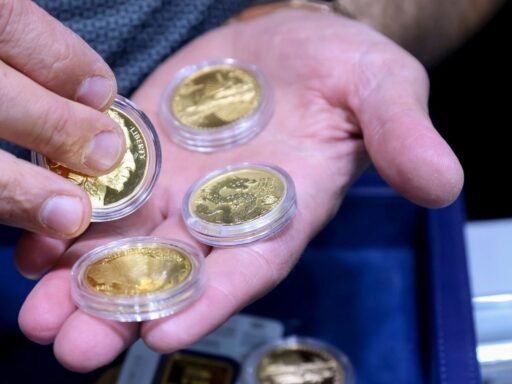 yug-b-chauhan:-indian-origin-suspect-caught-with-chocolate-coins-after-tricking-michigan-woman-in-$700k-gold-coin-scam