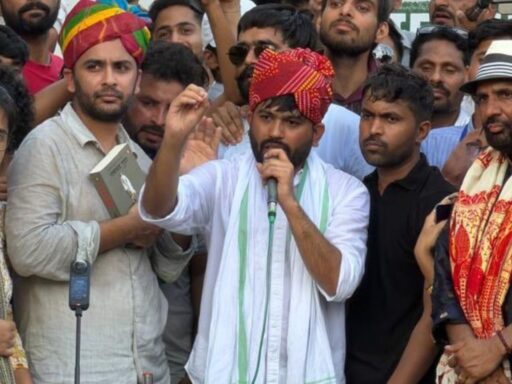 attempt-to-intimidatedon’t-get-distracted:-dipke-vows-to-continue-protest-after-jaipur-slap-incident