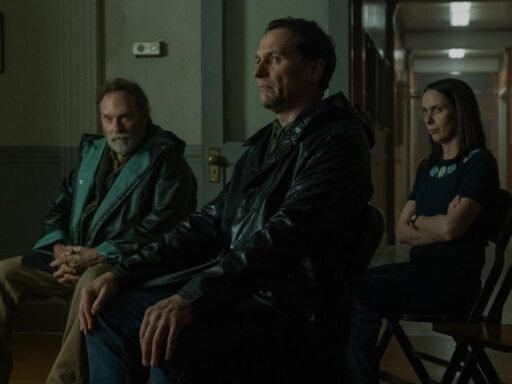widows-bay-series-review:-matthew-rhys-leads-a-wickedly-fun-horror-comedy