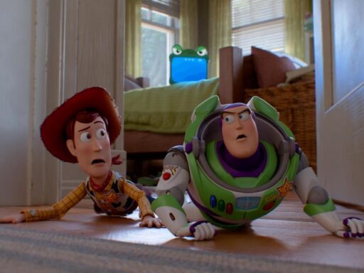 toy-story-5-movie-review:-woody-and-buzzs-enchanting-return-to-joy-grapples-with-screen-age-anxiety