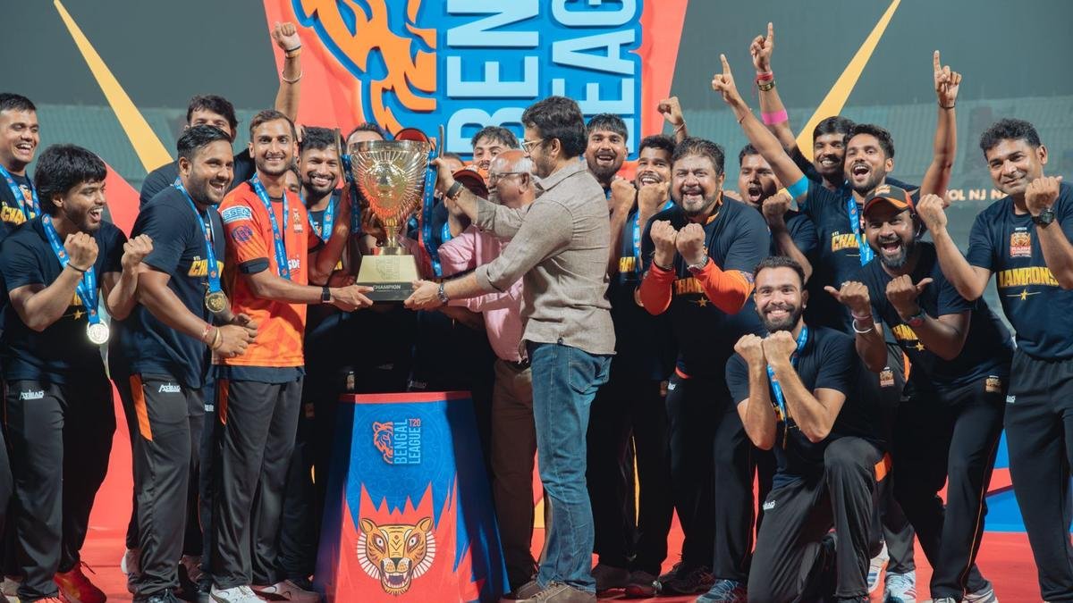shrachi-rarh-tigers-win-bengal-t20-league-title-over-malda