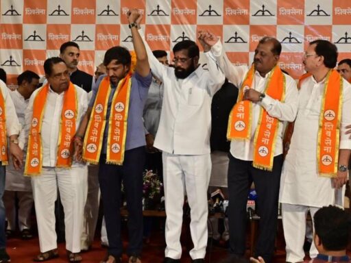 hit-a-sixer,-says-eknath-shinde-as-6-sena-(ubt)-lok-sabha-mps-join-his-shiv-sena
