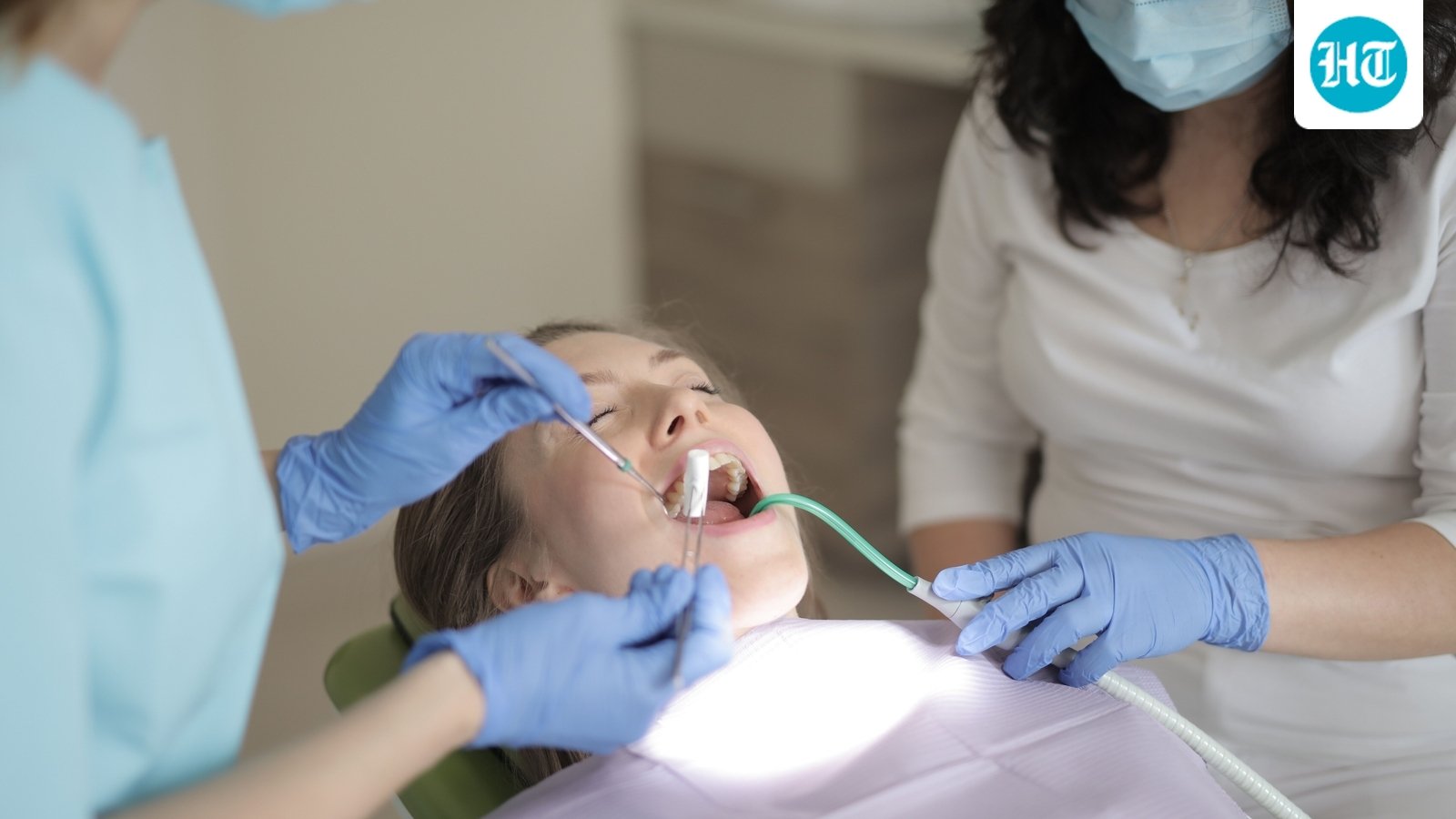 orthodontist-shares-5-oral-signs-that-can-signal-bigger-health-problems:-bad-breath,-dry-mouth,-and-more