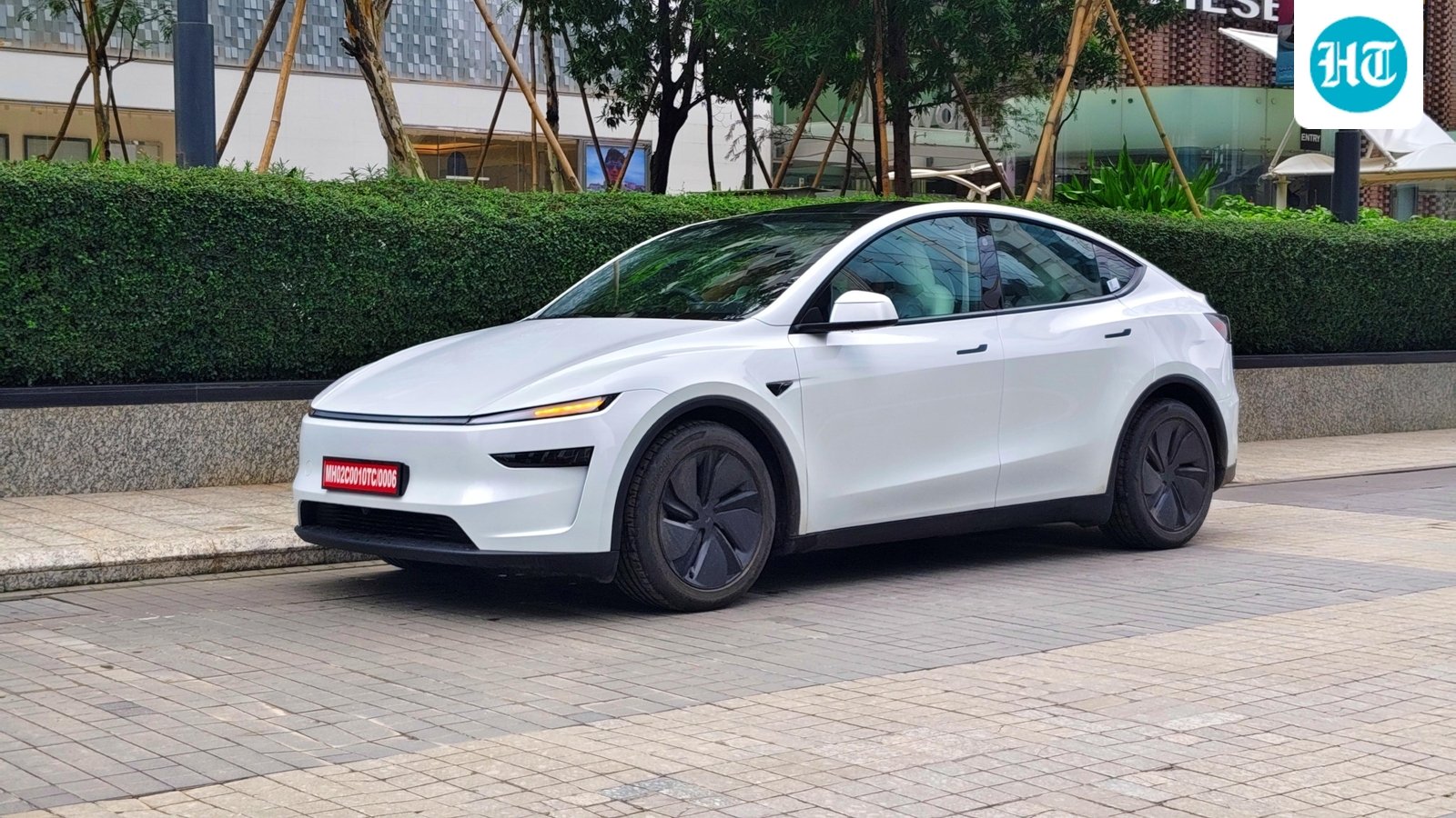tesla-cars-to-deploy-airbags-before-crashes-happen,-thanks-to-onboard-cameras