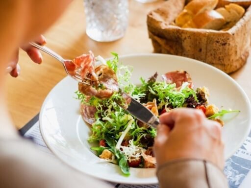 chennai-fitness-coach-with-18-years-of-experience-shares-how-to-manage-hunger-while-on-a-calorie-deficit-for-weight-loss
