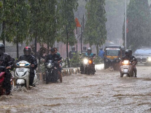 imd-places-mumbai-on-red-alert-as-‘heavy-to-very-heavy’-rain-predicted-over-the-next-24-hours