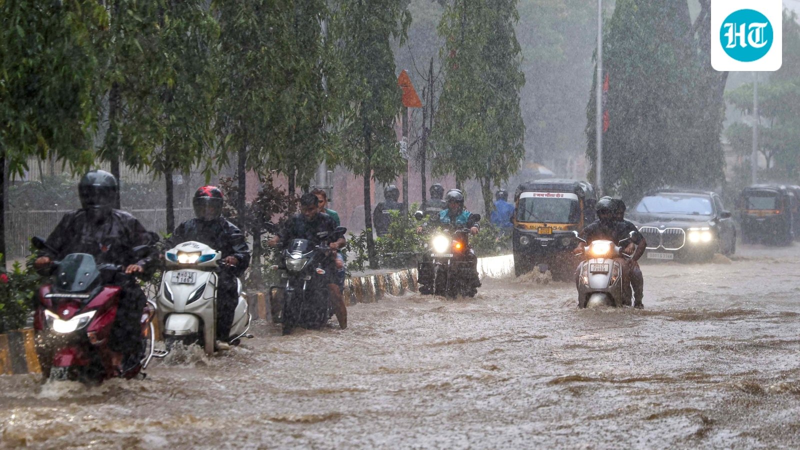 imd-places-mumbai-on-red-alert-as-‘heavy-to-very-heavy’-rain-predicted-over-the-next-24-hours