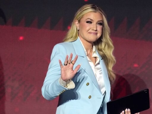 erika-kirk-vs-ny-times:-charlie-kirk’s-wife-claps-back-at-jessica-grose’s-piece,-defends-traditional-family-values