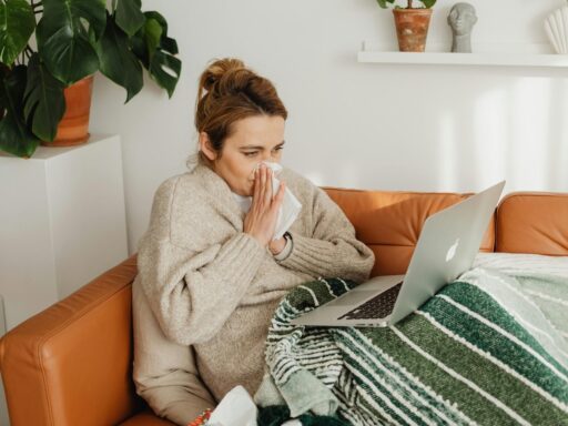 why-asthma-worsens-during-monsoon:-pulmonologist-dr-loveleen-mangla-shares-10-precautions-every-patient-should-follow