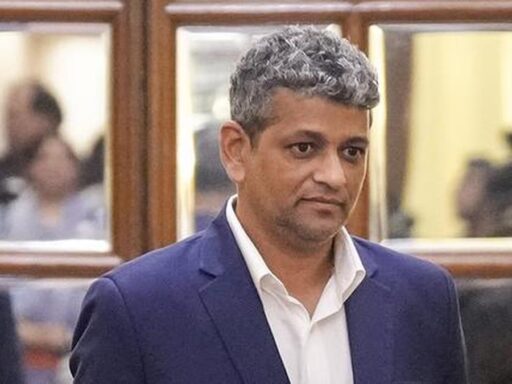eng-w-vs-ind-w-one-off-test-|-test-cricket-is-exciting-and-brings-different-challenges:-muzumdar