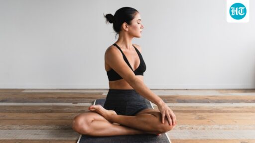 no-mat,-no-studio,-no-leggings-required:-expert-shares-a-practical-yoga-guide-that-doesn’t-require-any-equipment