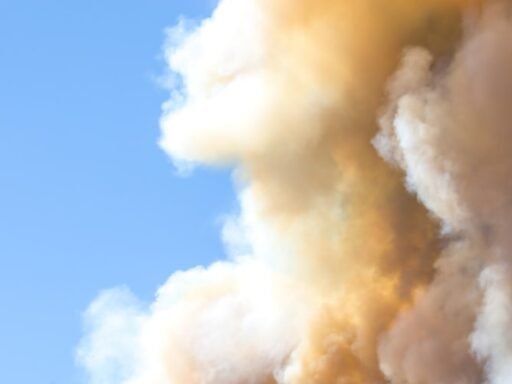 steamboat-springs-fire:-smoke-seen-near-rabbit-ears-pass-in-national-forest;-photos-and-videos-surface